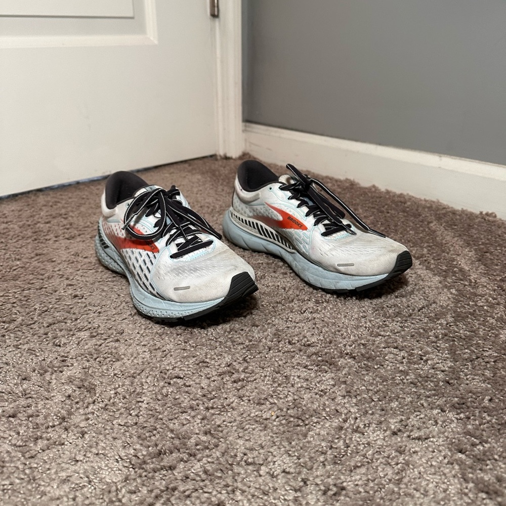 Brooks adrenaline